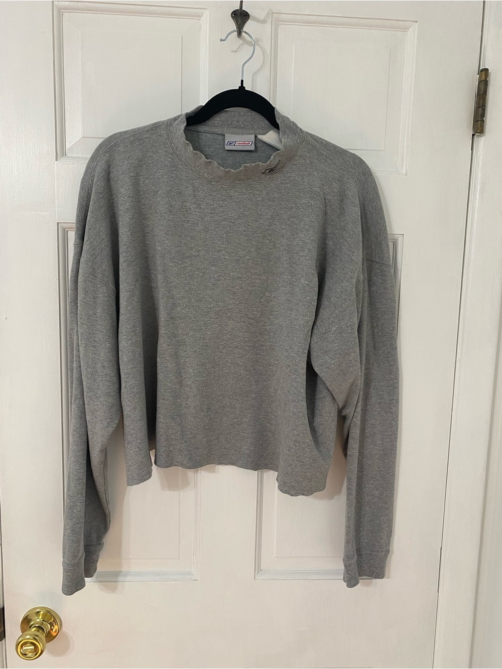 Reebok Women’s Gray Long Sleeve Crewneck Top